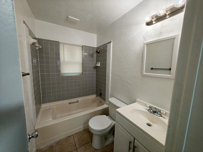 Building Photo - 202 Margaret Lee St