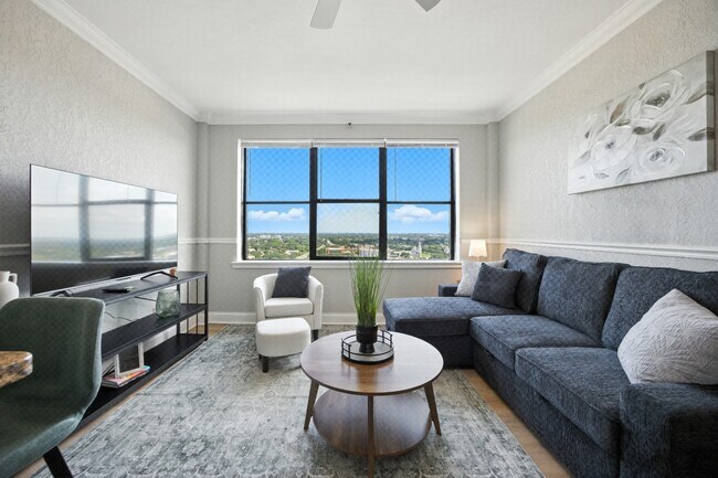 Foto del edificio - 311 W Ashley St