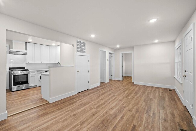 Foto del edificio - Freshly Remodeled 2 Bed, 1 Bath Home with Large Yard – Elkins, AR