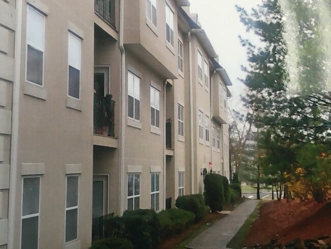 Building Photo - 203 Brittany Dr