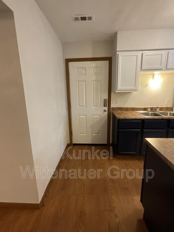 Building Photo - 1810-11 Jamestown Road