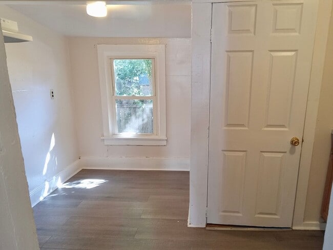 Building Photo - Cozy 2 Bedroom Twin FOR RENT in Bridgeton ...