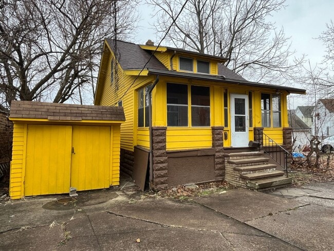 Building Photo - 3865 W 16th St