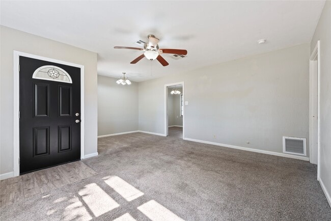 Foto del edificio - 322 24th Ave N