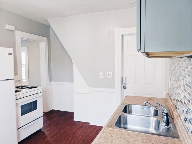 Kitchen - 2197 W 32nd St