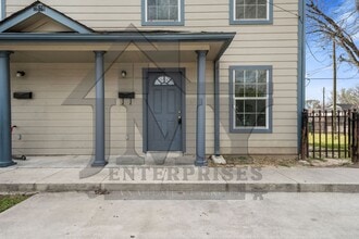 Building Photo - 2526 Aldon St