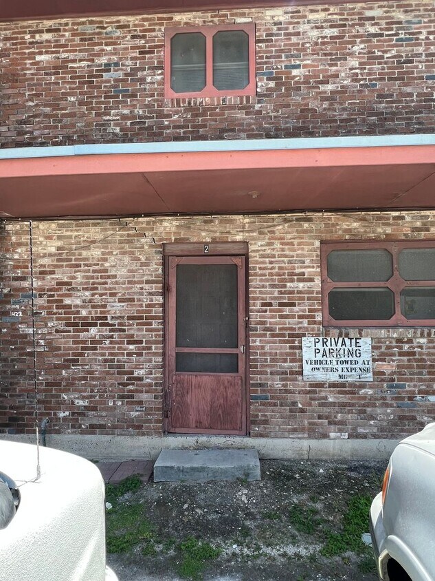 Primary Photo - 422 Ave A W