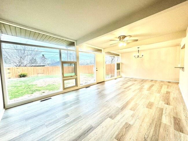 Foto del edificio - Cute 3/2 with Bonus Room Central Lubbock close to University