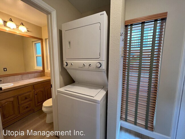 Building Photo - 2 br, 2.5 bath House - 3259 Bramson Place ...