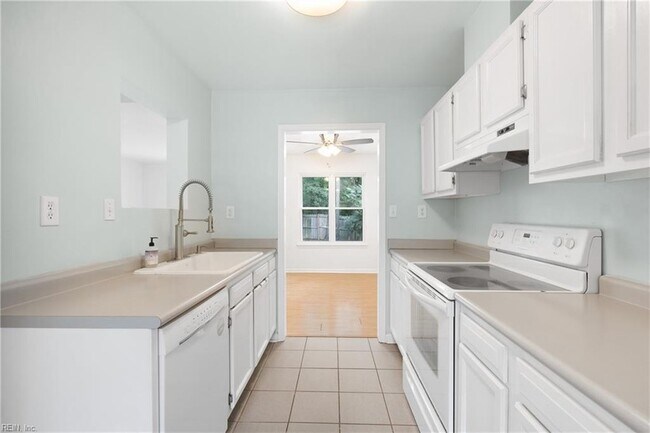 Foto del edificio - 337 Hutton Cir