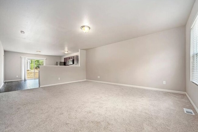 Foto del edificio - Newer Home in Howell for Lease