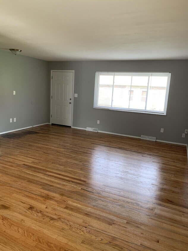 311 Kenridge Rd Unit 311, Fairlawn, OH 44333 Room for Rent in