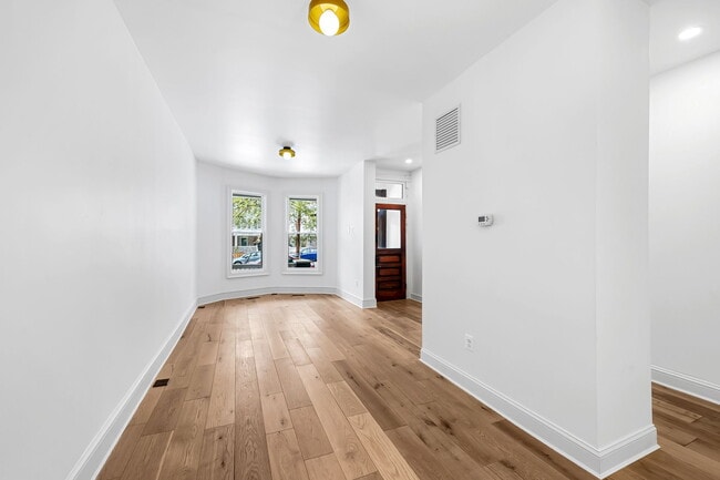 Foto del edificio - 3539 Roland Ave
