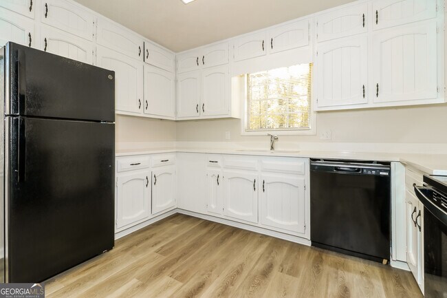 Foto del edificio - 2255 Kings Forest Dr SE