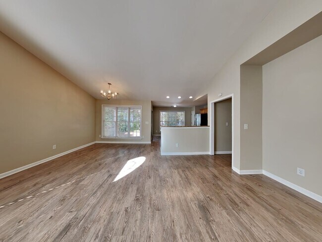 Building Photo - 6630 Waveland Dr