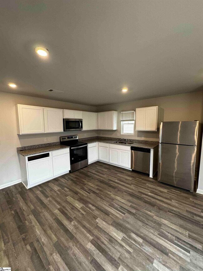 Building Photo - 642 Farmstead Trail