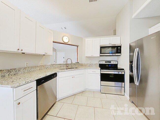 Foto del edificio - 2920 Malcolm Dr