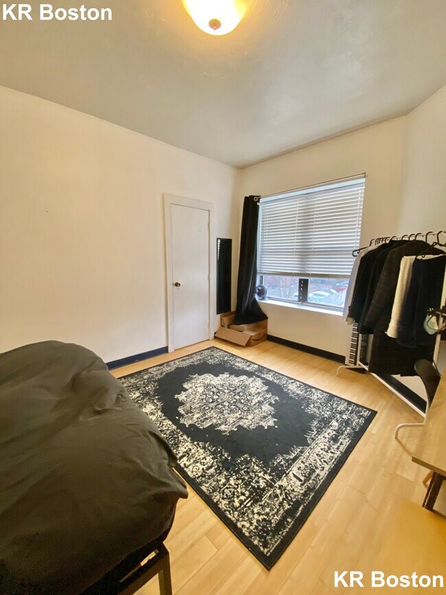 Foto del edificio - 34 Brainerd Rd