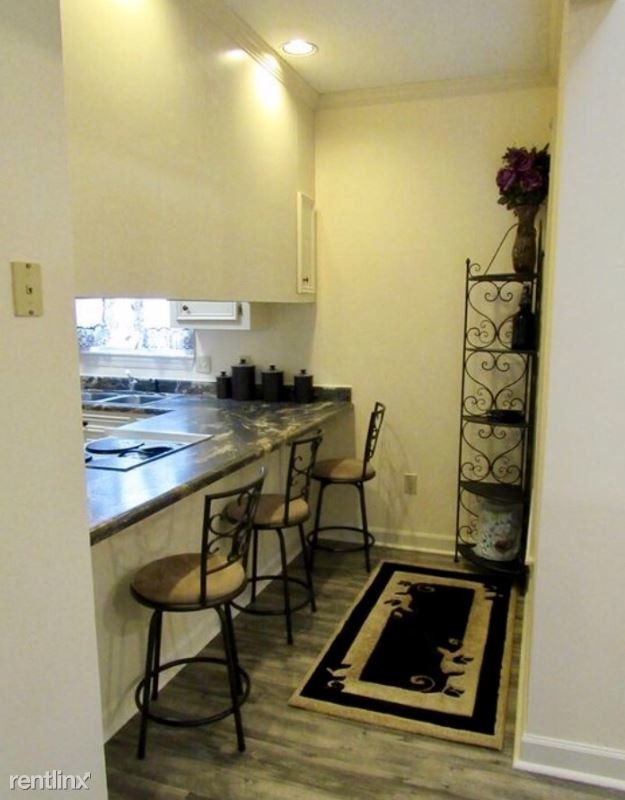 Foto del edificio - 227 Brenhaven Blvd