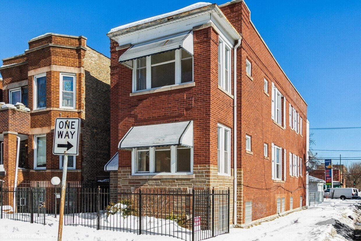 Primary Photo - 7557 S Evans Ave