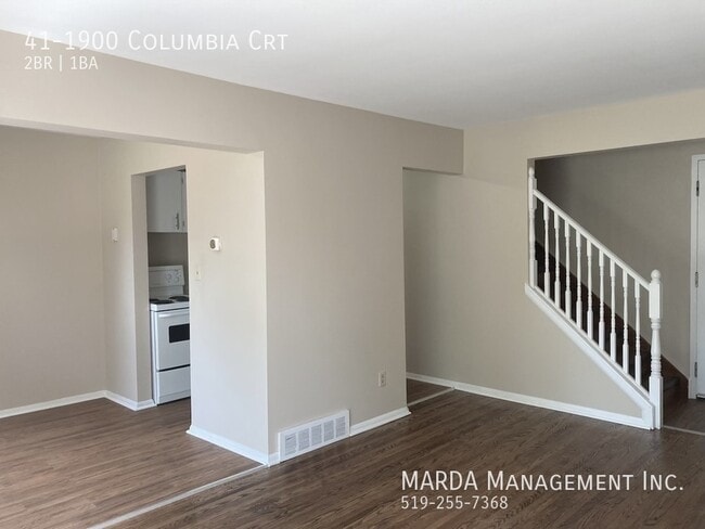 Building Photo - UPDATED 2 BED/1 BATH TOWNHOME IN SOUTH WINDSOR + UTILITIES