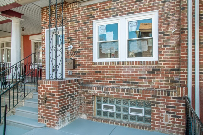 Building Photo - 5407 N 11th St