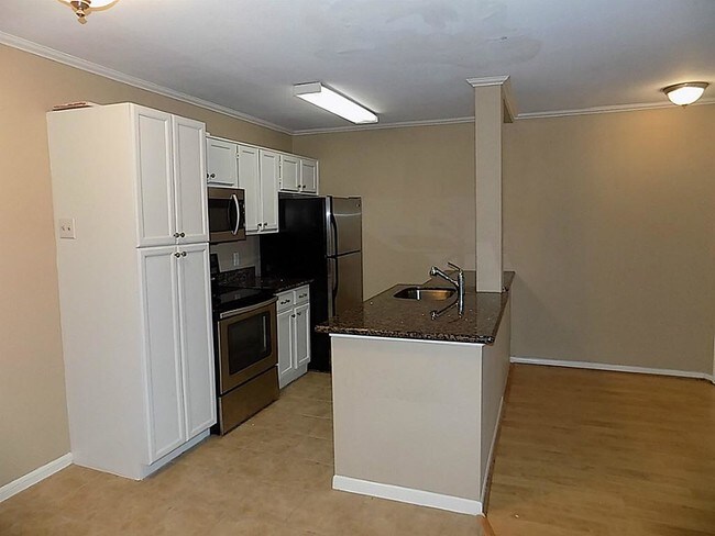 Building Photo - 3770 Lovers Wood Ln