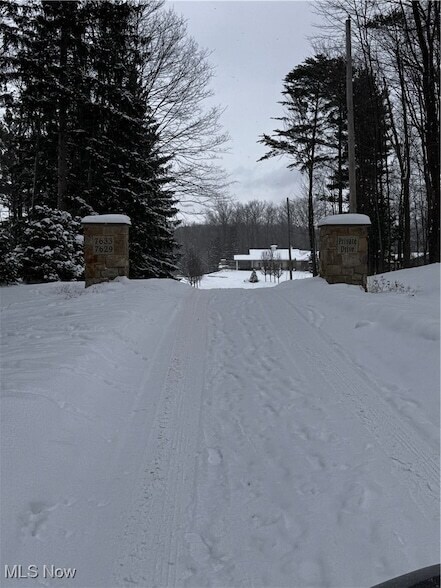 Building Photo - 7633 Hidden Valley Dr