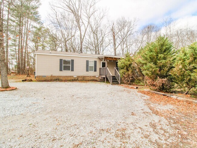 Foto del edificio - Nice home on a wooded lot! Minutes from Athens!