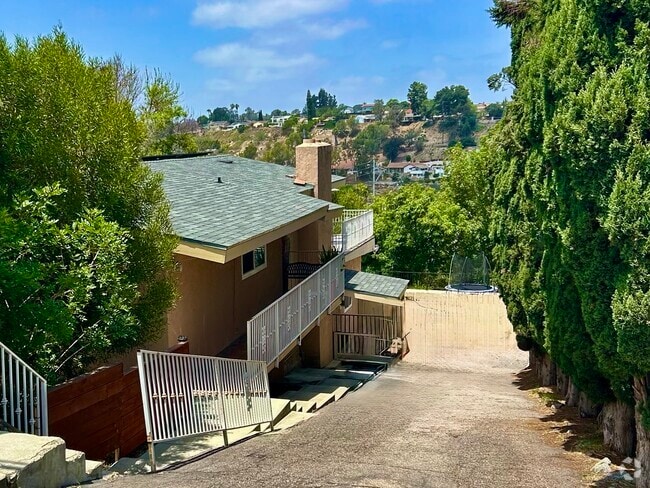 Building Photo - 3346 San Carlos Dr