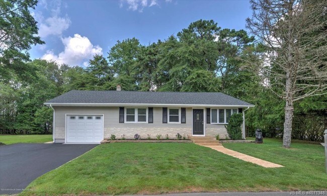 Foto del edificio - 434 Forrest Ave