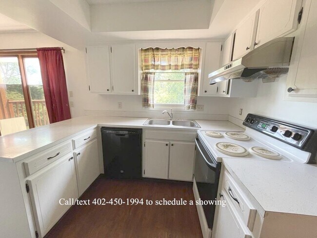 Building Photo - 5500 Stonecliffe Dr