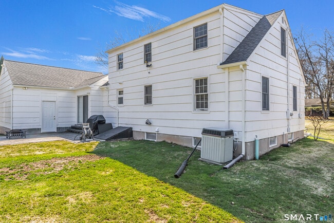 Foto del edificio - 466 High Hill Rd