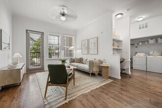 Building Photo - Bell Lake Forest