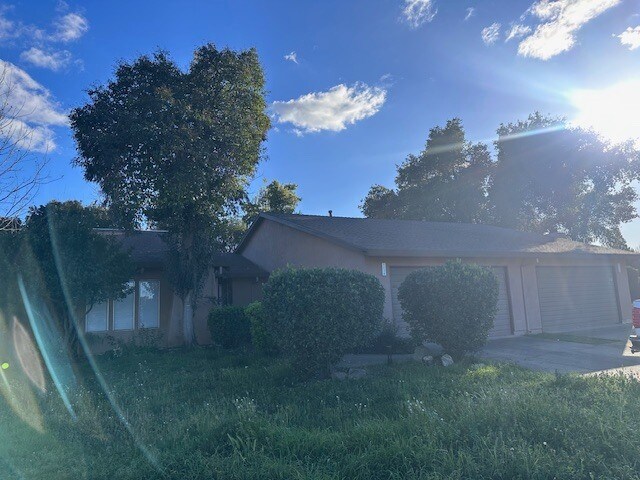 Foto del edificio - 1136 Forestwood Dr