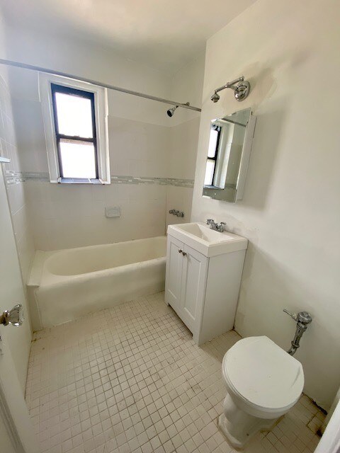 Foto del edificio - 42 Barker Ave