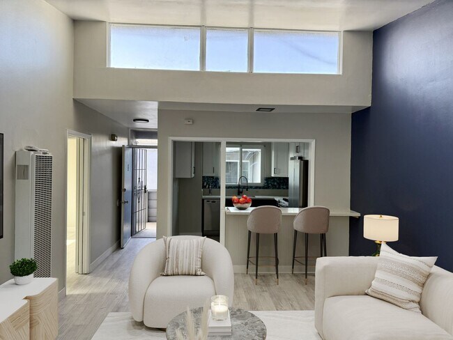 Foto del edificio - Wave of NEW - Must see this 2 bedroom 1 Ba...