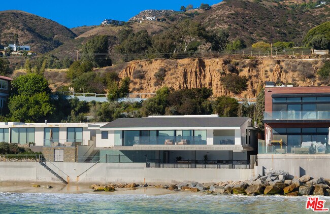 Building Photo - 31388 Broad Beach Rd