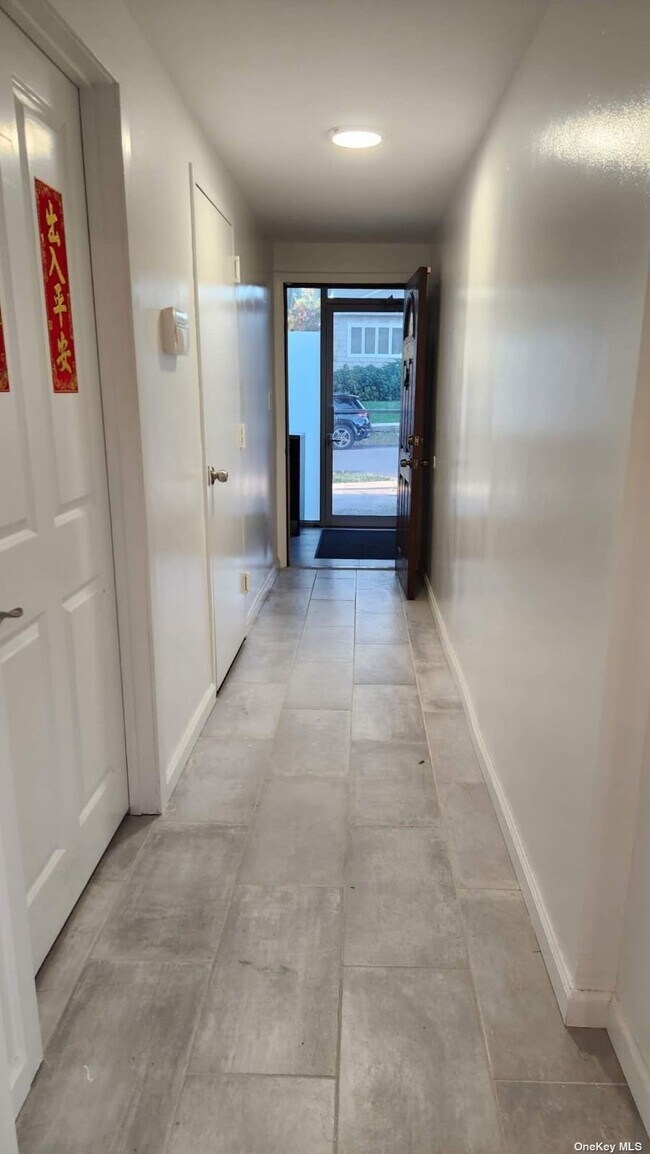 Building Photo - 124-14 6th Ave