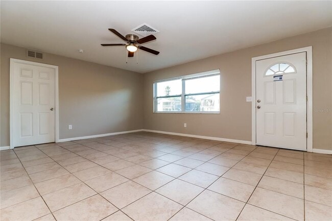 Building Photo - 1429 Spring Ln