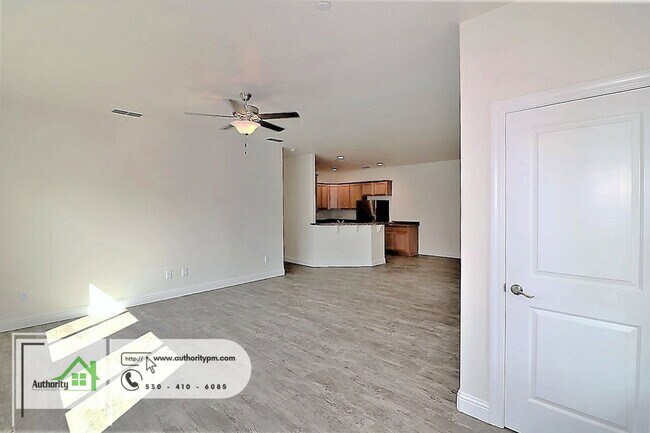 Foto del edificio - 2530 Rainbow Ln