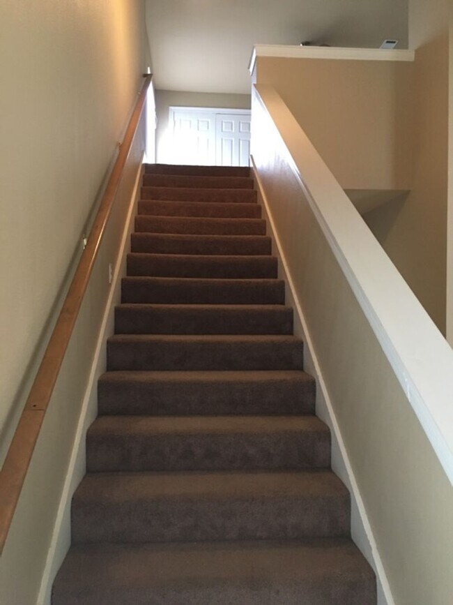Foto del edificio - 3 Bed 2 Bath Condo