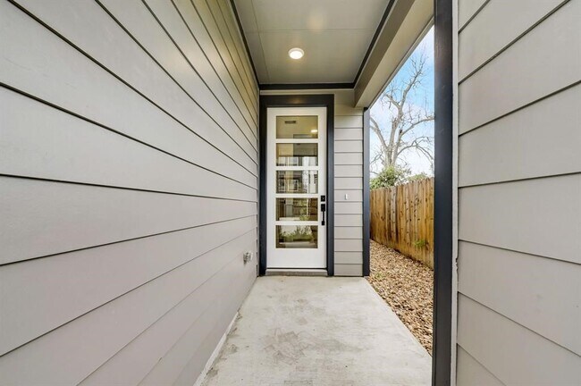 Building Photo - 1518 Malvern St