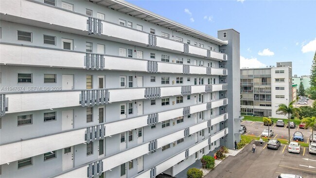 Foto del edificio - 1000 NE 14th Ave