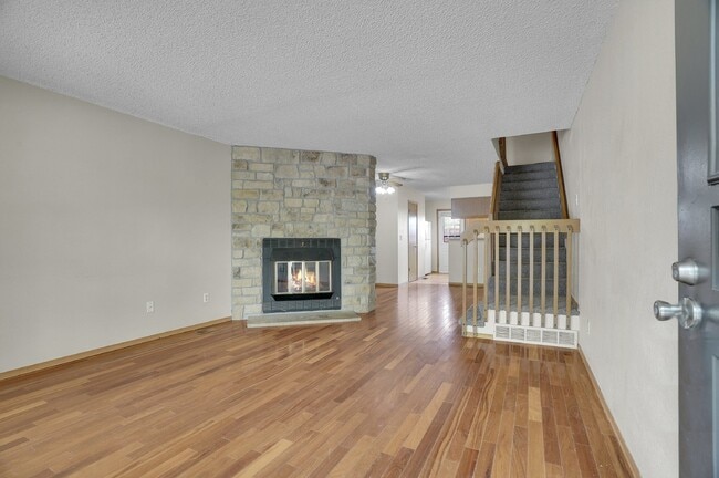 Building Photo - $2,300.00, stunning 2-bedroom, 2-bathroom ...