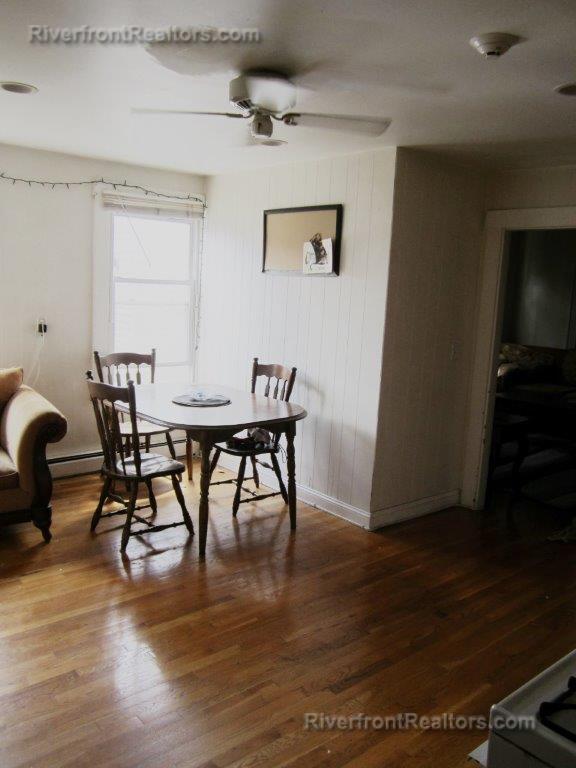 Primary Photo - 279 Main St