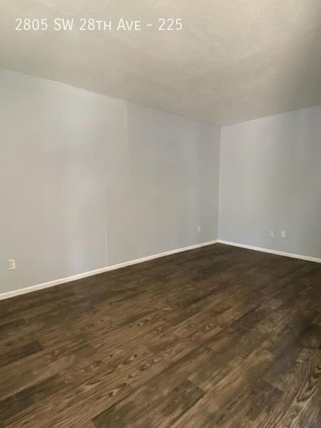 Foto del edificio - 2805 SW 28th Ave