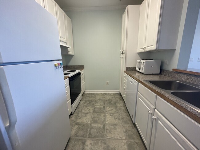 Building Photo - 701 Copperline Dr