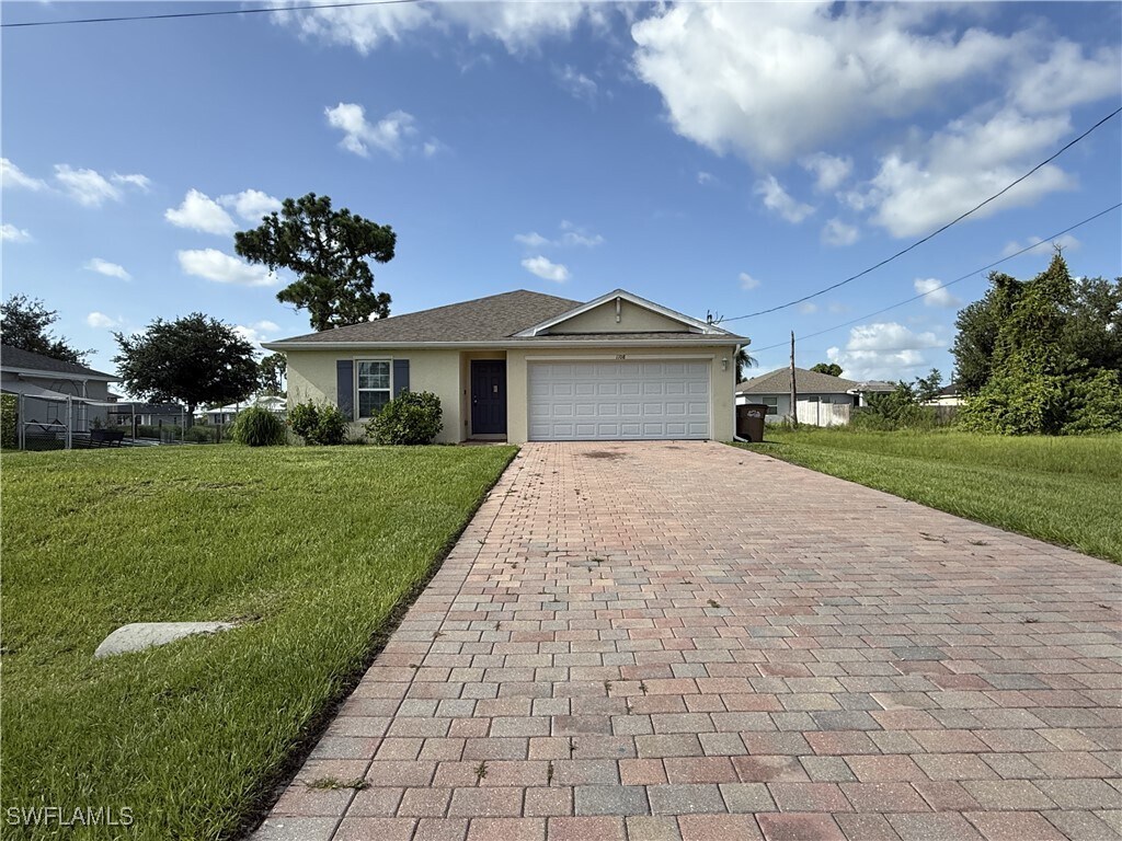 Foto principal - 1108 NE 36th Ln