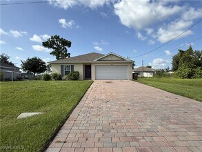 Building Photo - 1108 NE 36th Ln